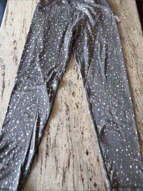 Aerie  Grey Star-Print Leggings NWT